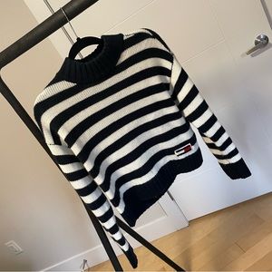 Tommy Hilfiger Cropped Sweater